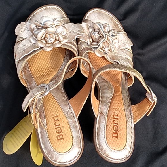 NWT Women's Born light gold leather heels sz 9 - Picture 5 of 11